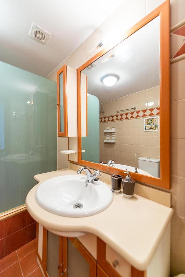 Nice Apartment Center City Grenada Zewnętrze zdjęcie